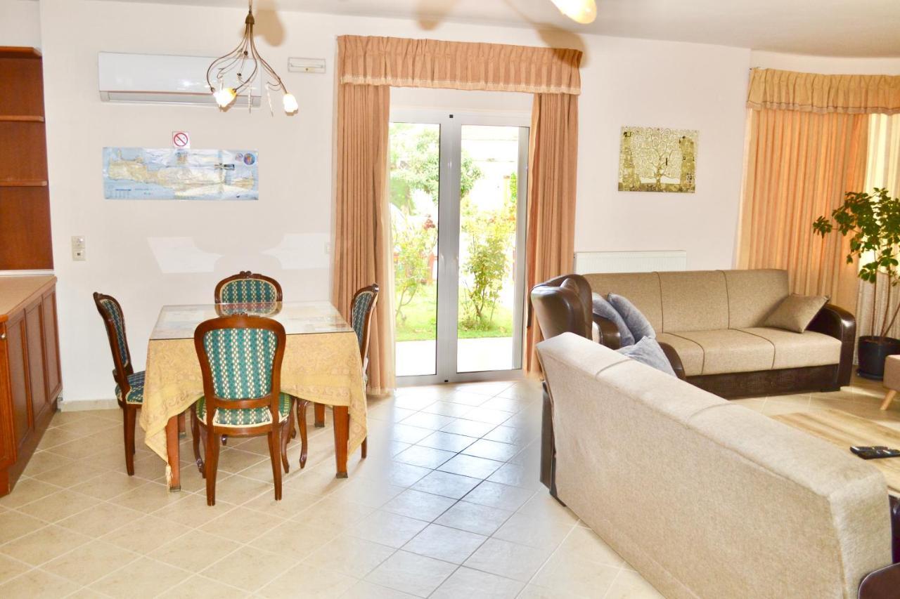 Giorgos Large Size Apartments -Family Friendly With Free Parking And Yard Views Kandiye Dış mekan fotoğraf