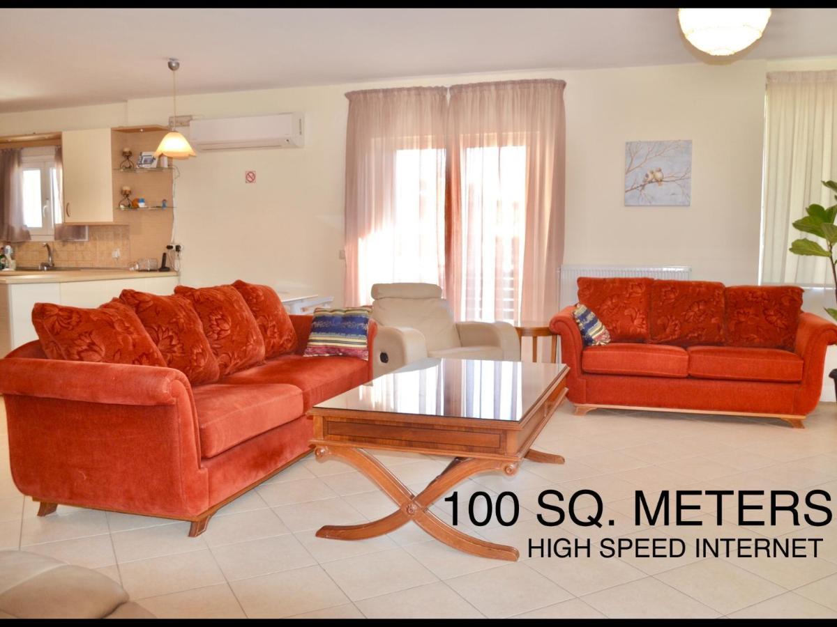 Giorgos Large Size Apartments -Family Friendly With Free Parking And Yard Views Kandiye Dış mekan fotoğraf