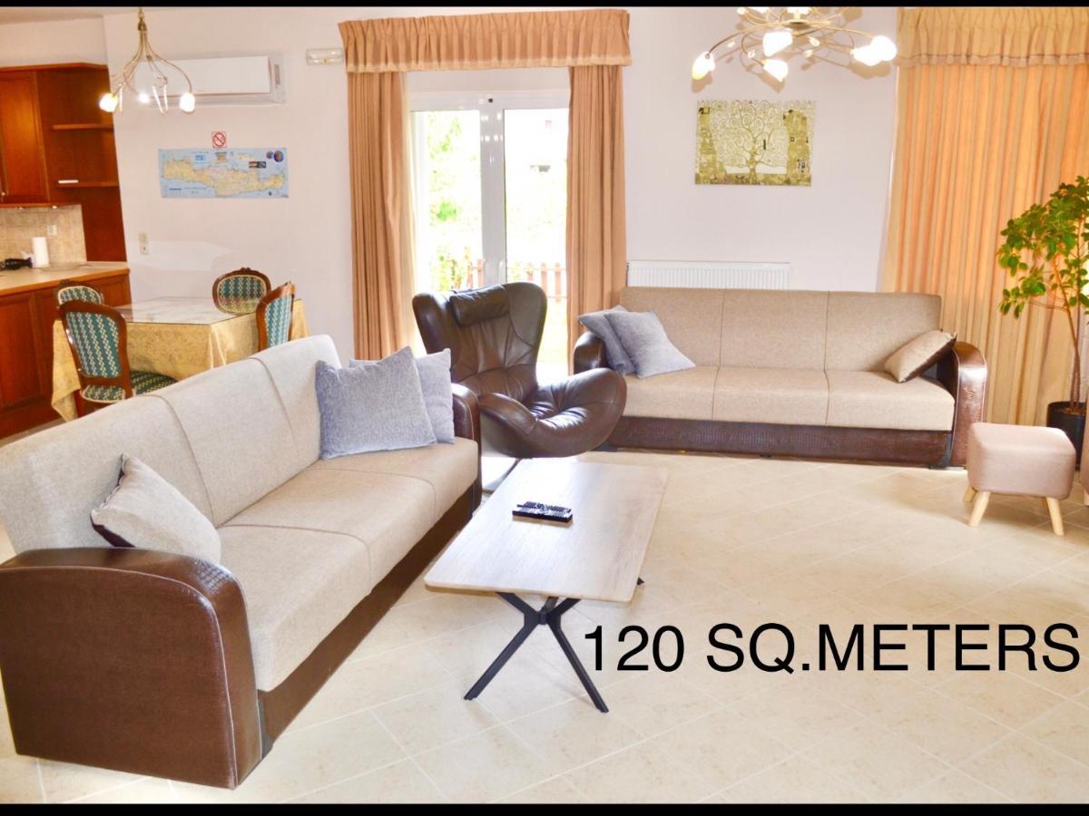 Giorgos Large Size Apartments -Family Friendly With Free Parking And Yard Views Kandiye Dış mekan fotoğraf